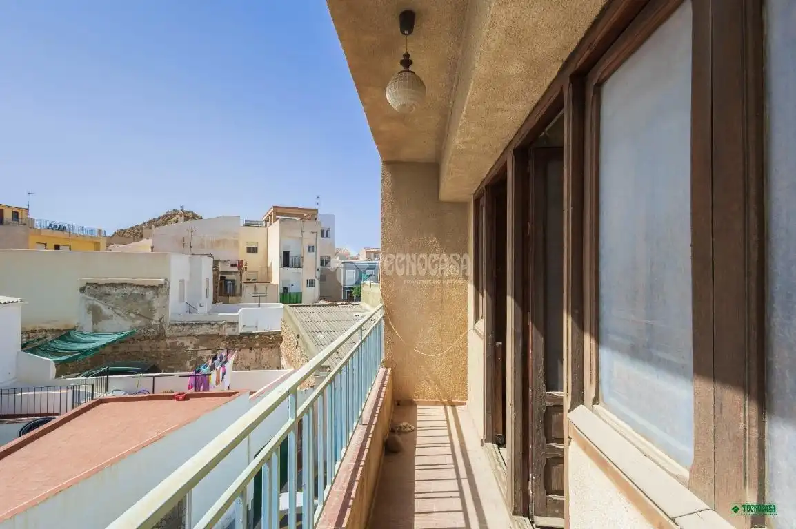 Casa aparellada amb terrassa en venda a Vera Ciudad, imagen 16