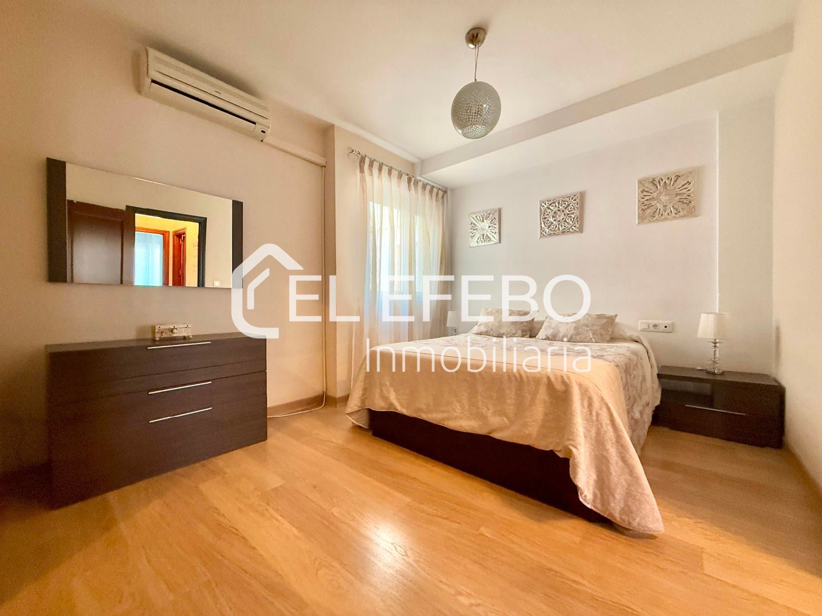 Habitación de Casa adosada en venta en Antequera con Aire acondicionado, Calefacción y Parquet