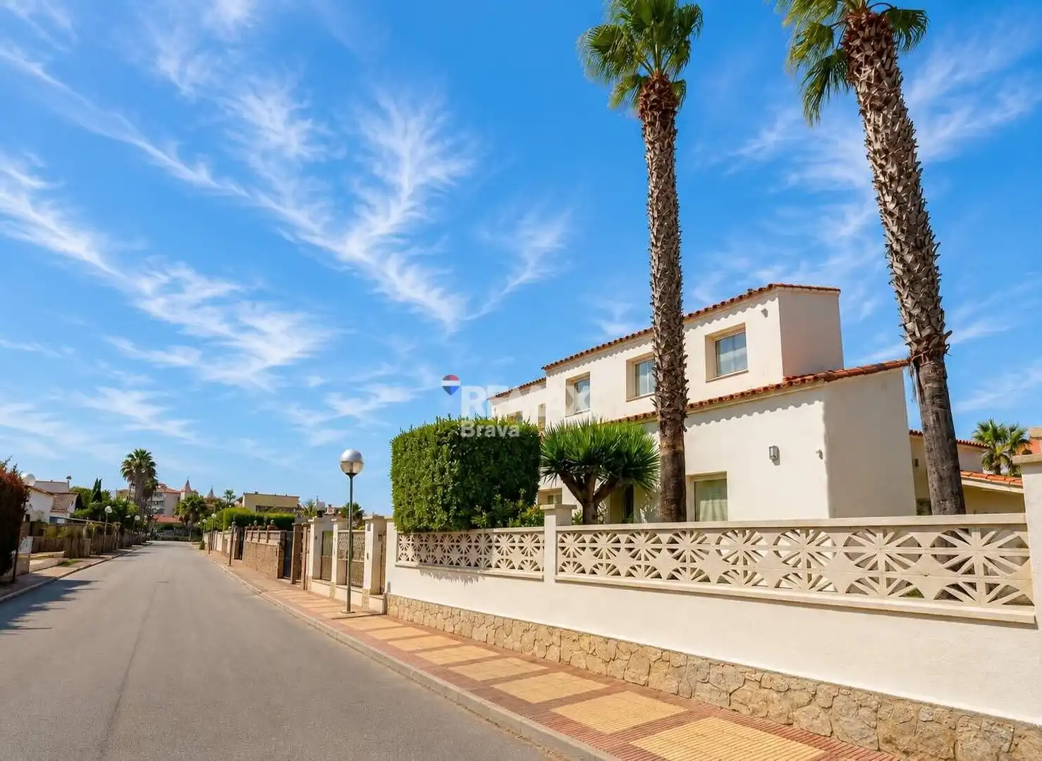 Vista exterior de Casa o xalet en venda en Roses amb Aire condicionat, Calefacció i Jardí privat
