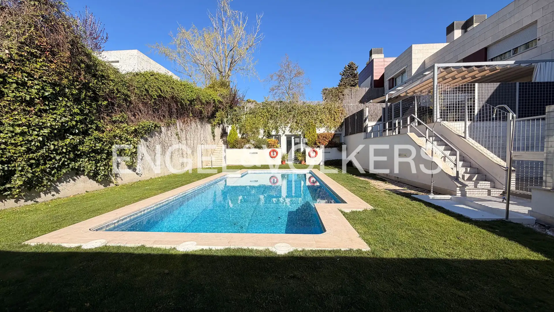 Piscina de Casa o xalet de lloguer en La Moraleja amb Aire condicionat, Calefacció i Terrassa