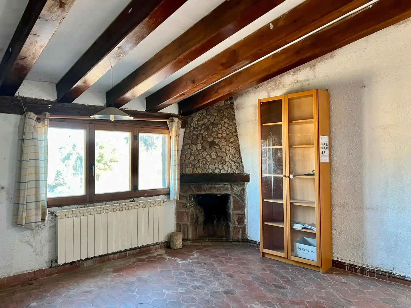Living room of Country homes for sale in Cornudella de Montsant  with Air Conditioner, Oven and Washing machine