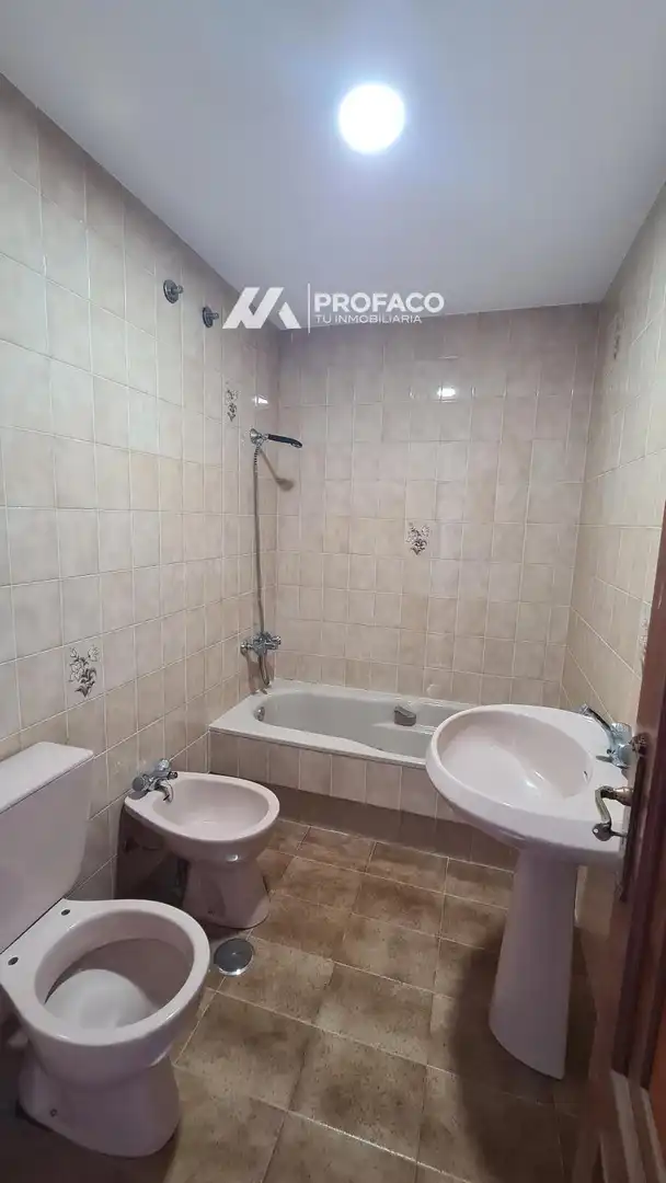 Bany de Àtic de lloguer en O Carballiño  