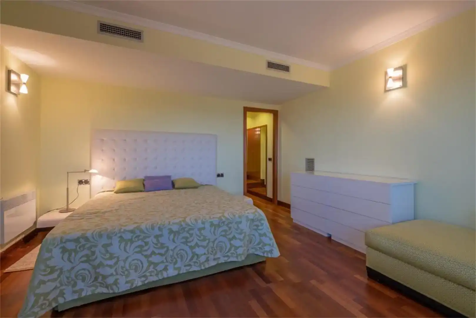 Dormitori de Casa o xalet en venda en Sitges amb Aire condicionat, Piscina i Balcó