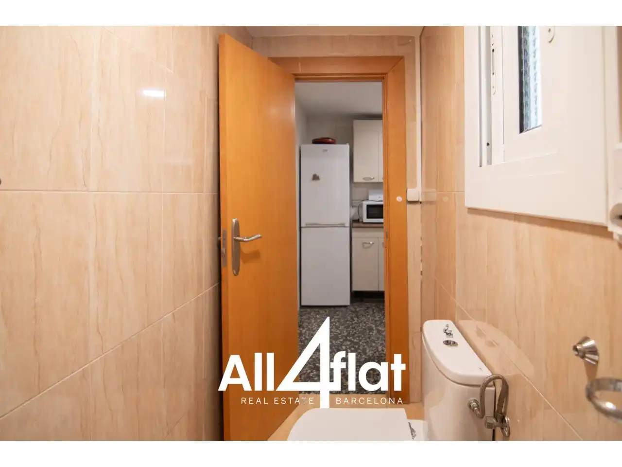 Bathroom of Flat for rent in Barcelona  with Air Conditioner, Heating and Furnished