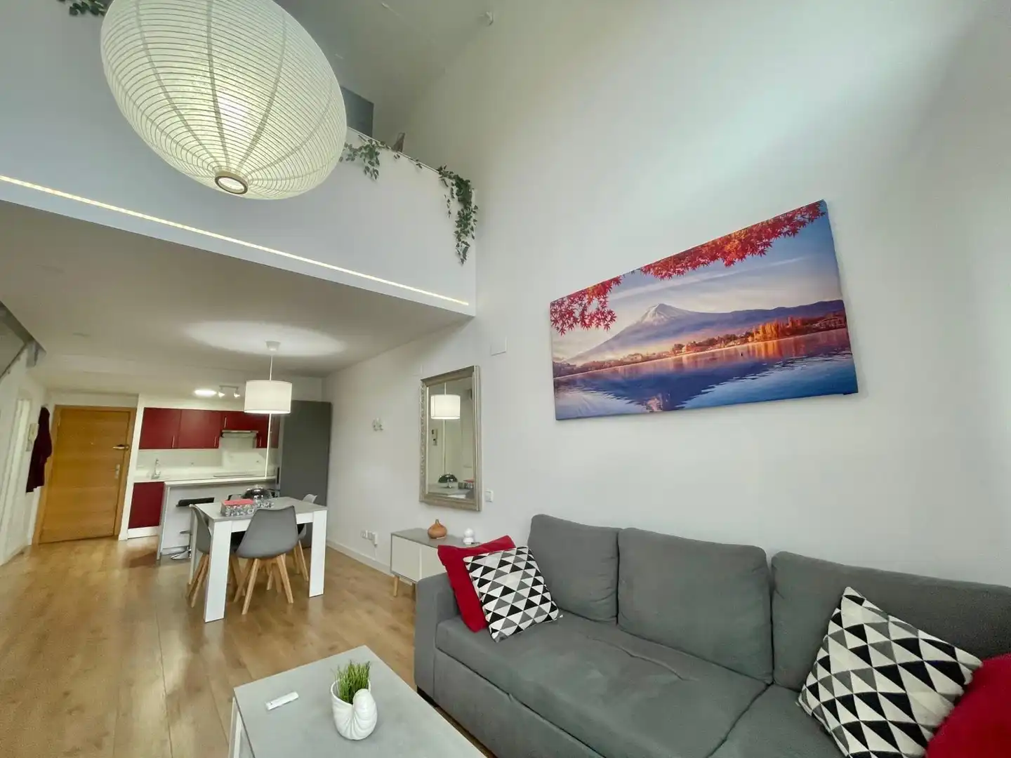 Sala d'estar de Dúplex en venda en Madrid amb Calefacció i Moblat