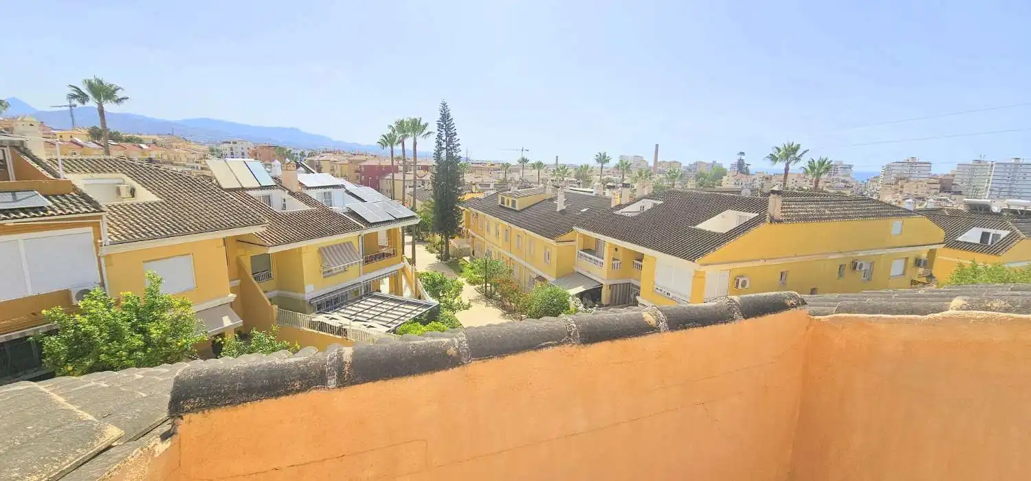 Casa adosada en venda a El Tomillar