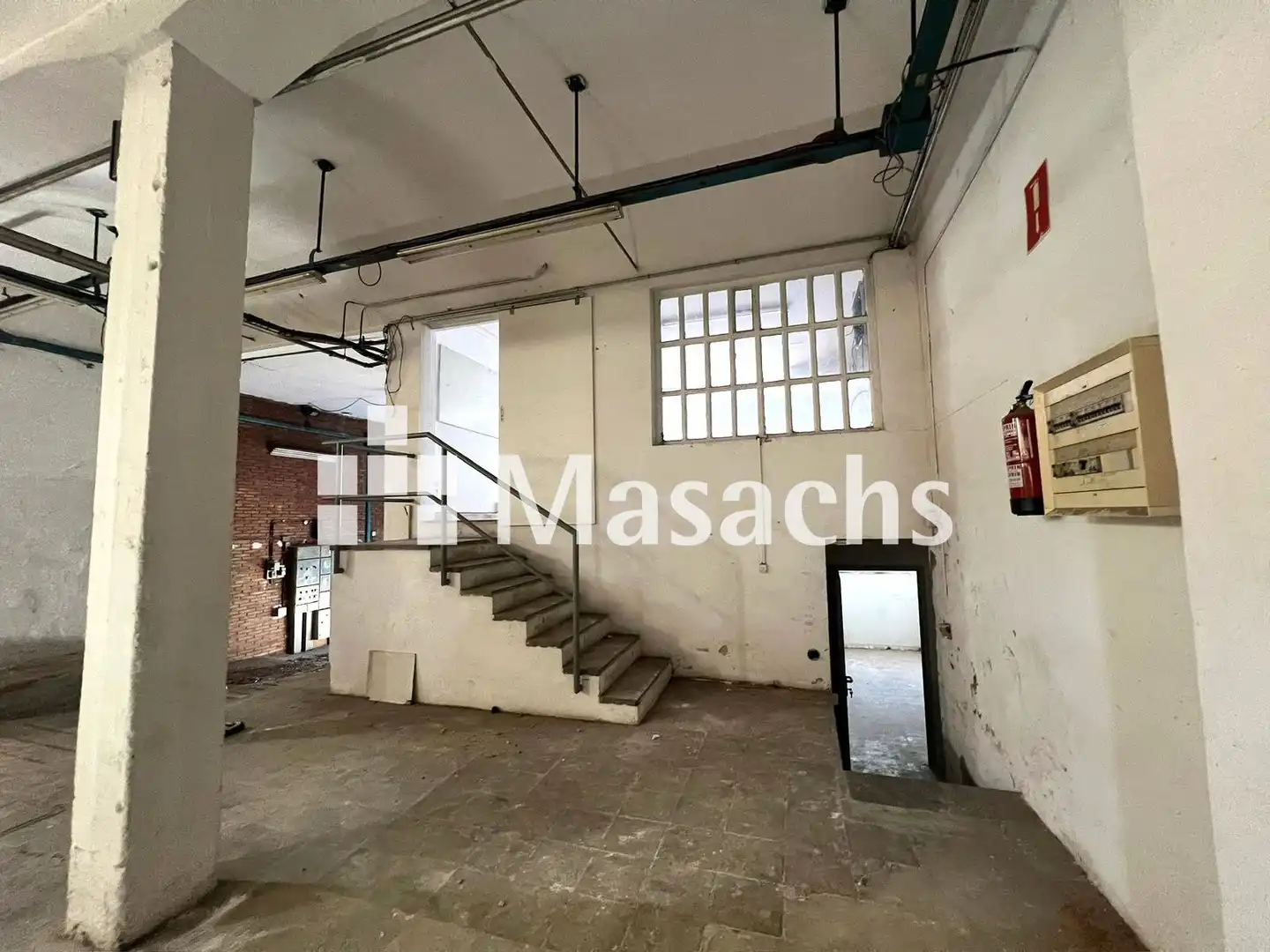 Vista exterior de Nave industrial de alquiler en Terrassa