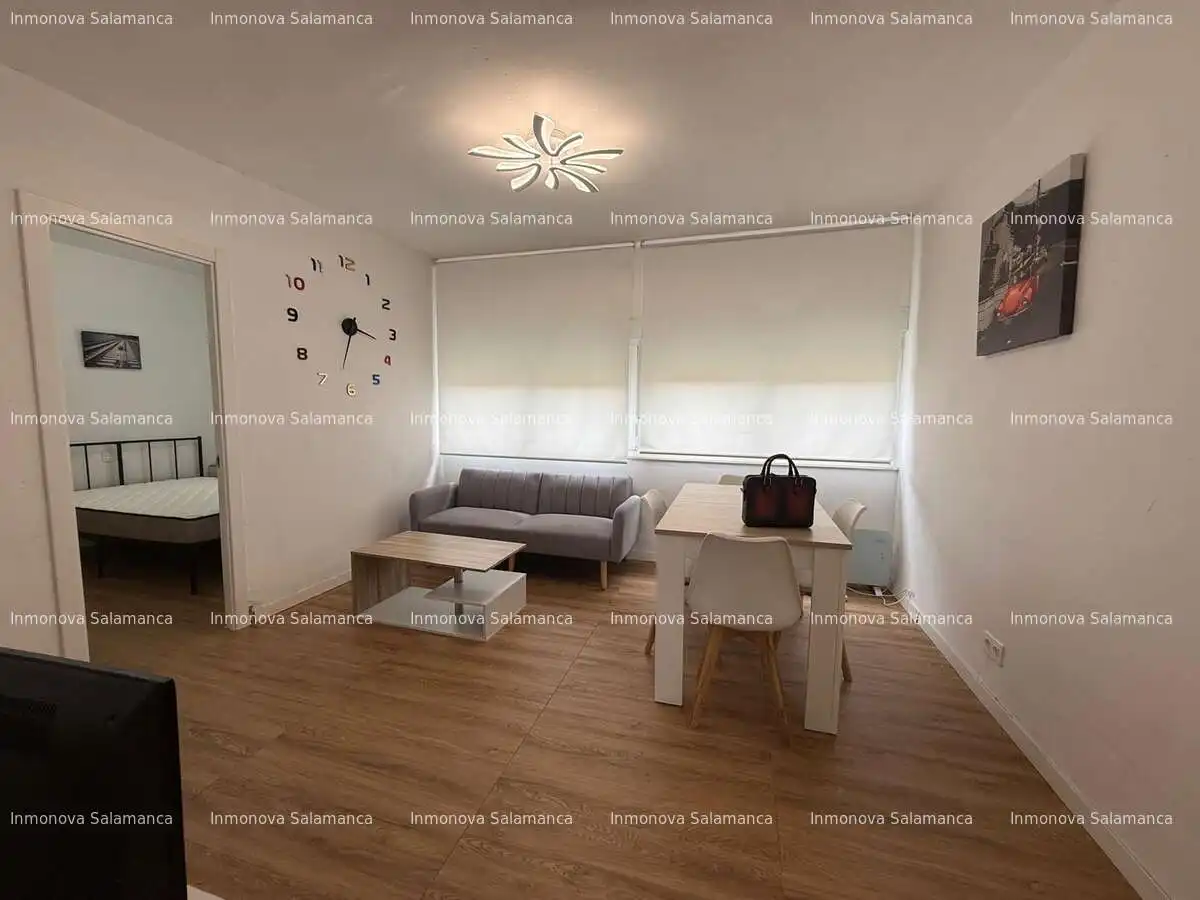 Sala de estar de Piso en venta en Salamanca con Calefacción y Amueblado