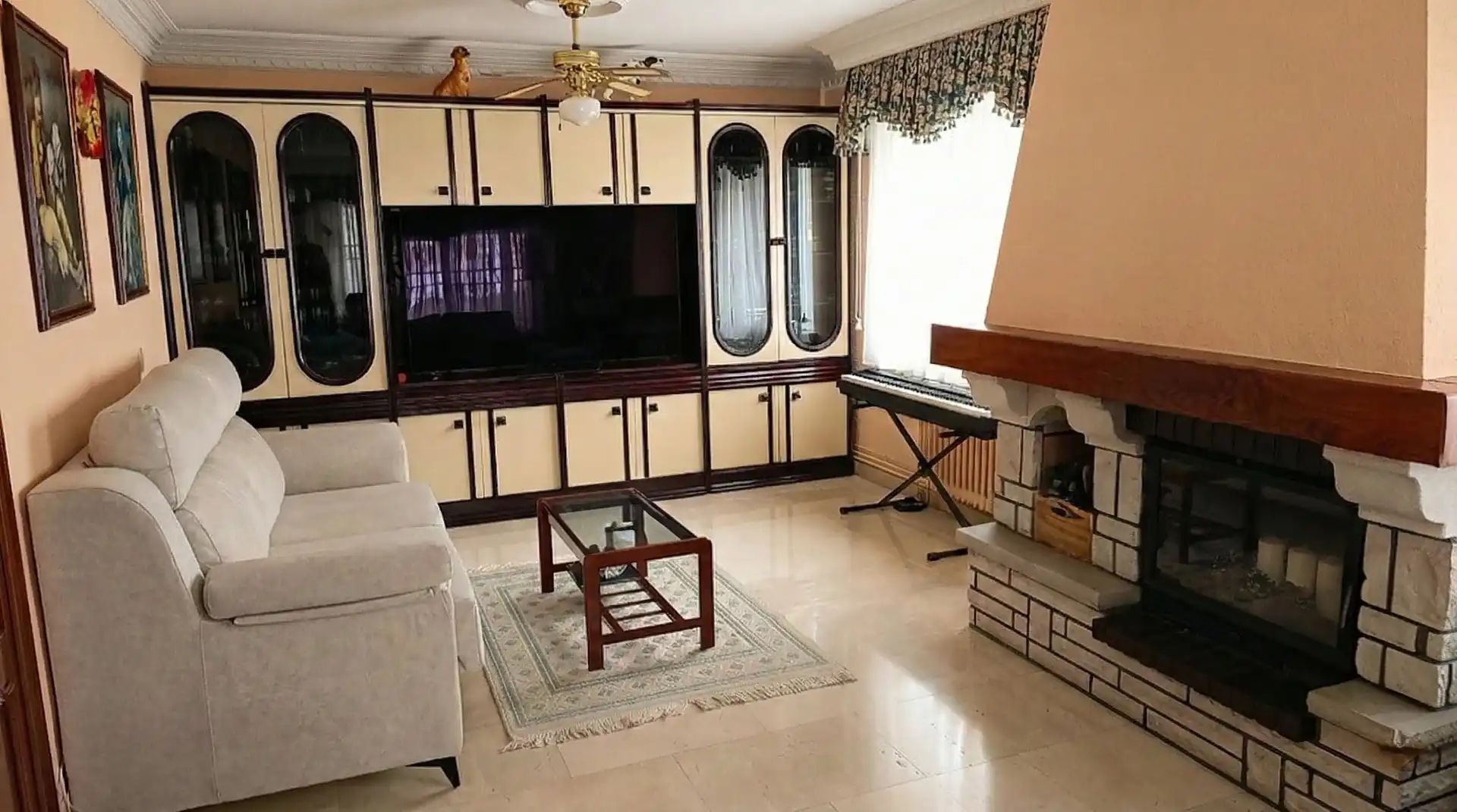 Sala de estar de Casa o chalet en venta en Santa Marta de Tormes con Calefacción, Jardín privado y Parquet