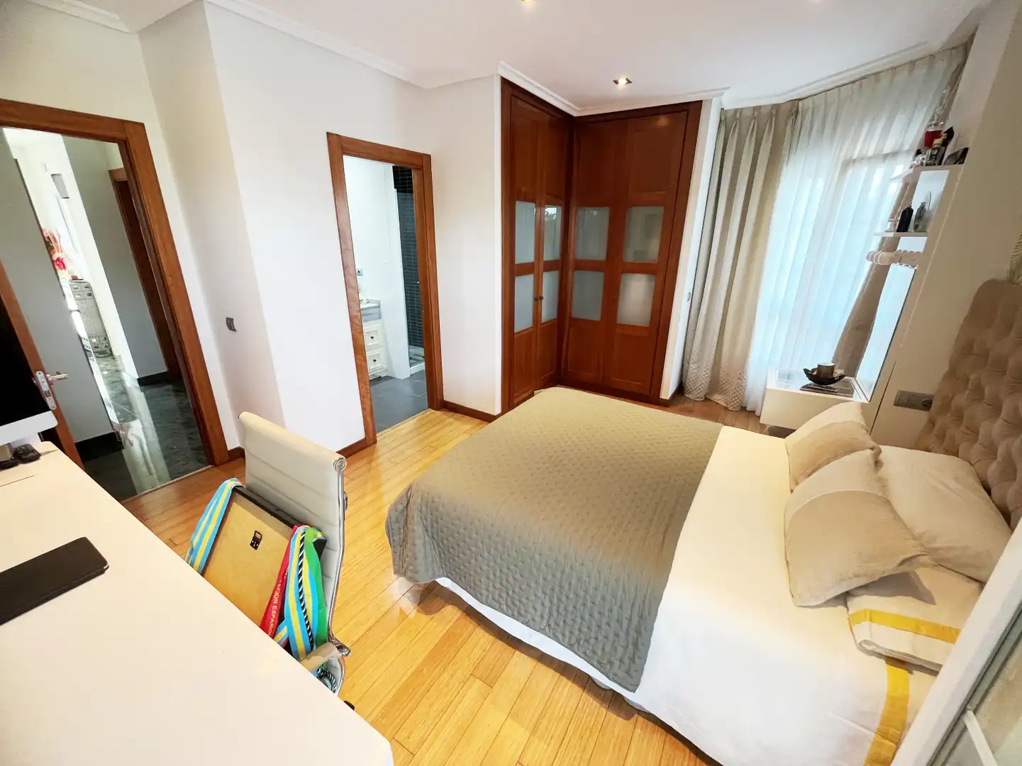 Dormitori de Casa o xalet en venda en Corvera de Asturias amb Calefacció, Parquet i Terrassa