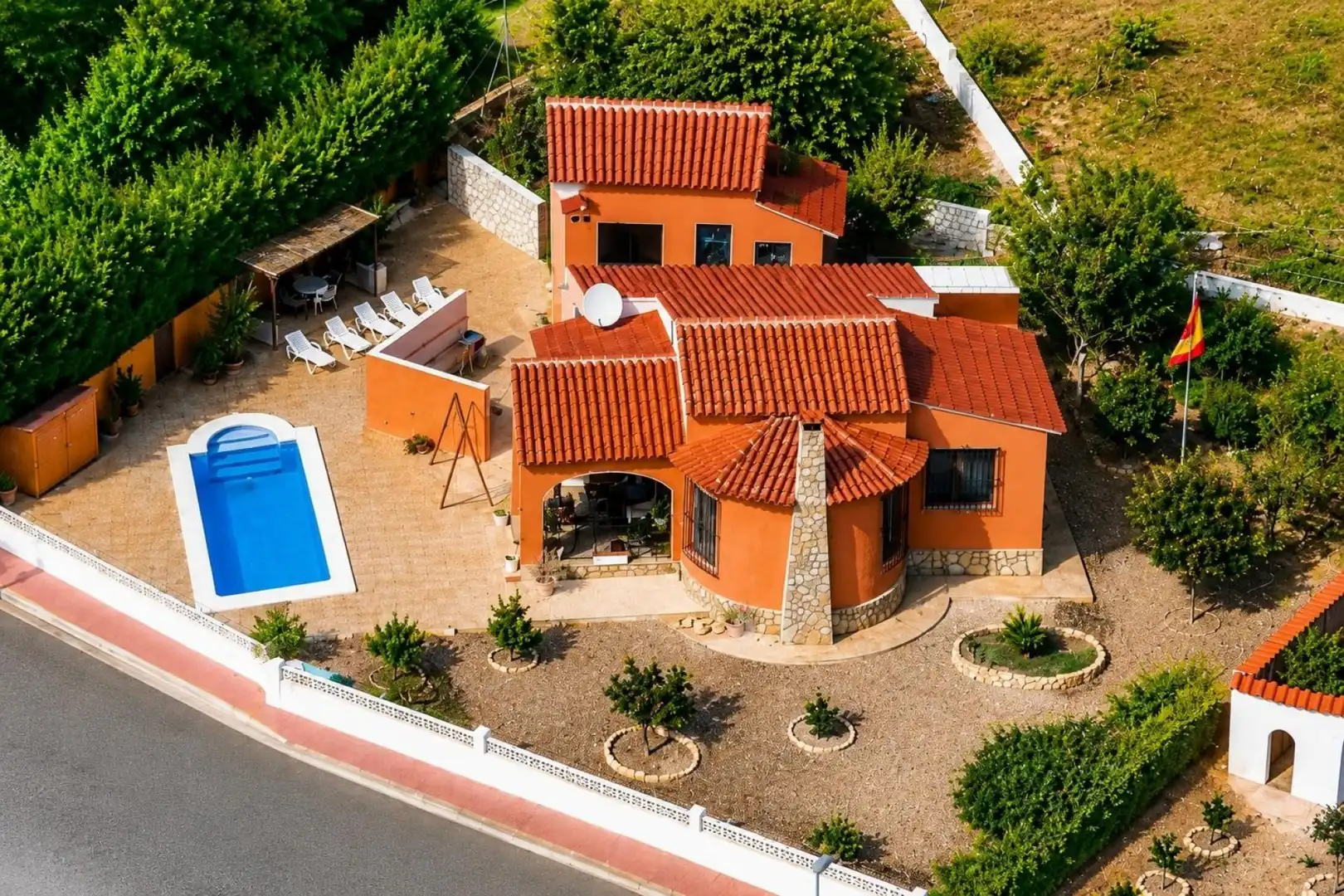 Vista exterior de Casa o xalet en venda en L'Alfàs del Pi amb Piscina