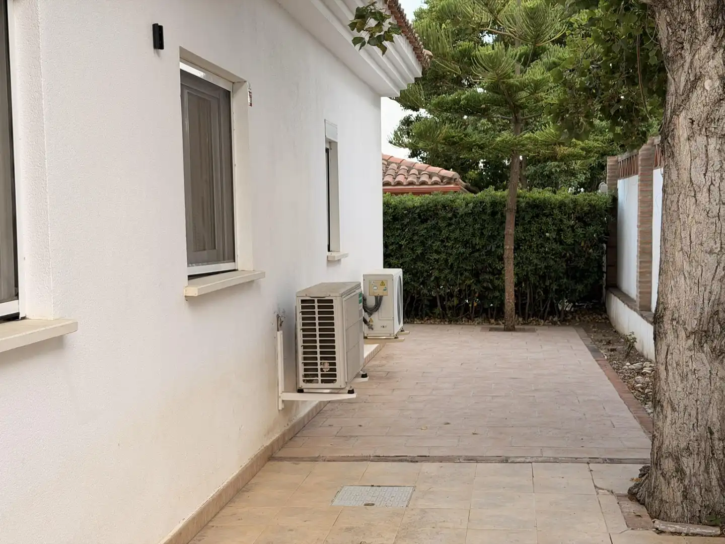 Außenansicht von Haus oder Chalet zum Verkauf in Benalmádena mit Klimaanlage, Heizung und Privatgarten