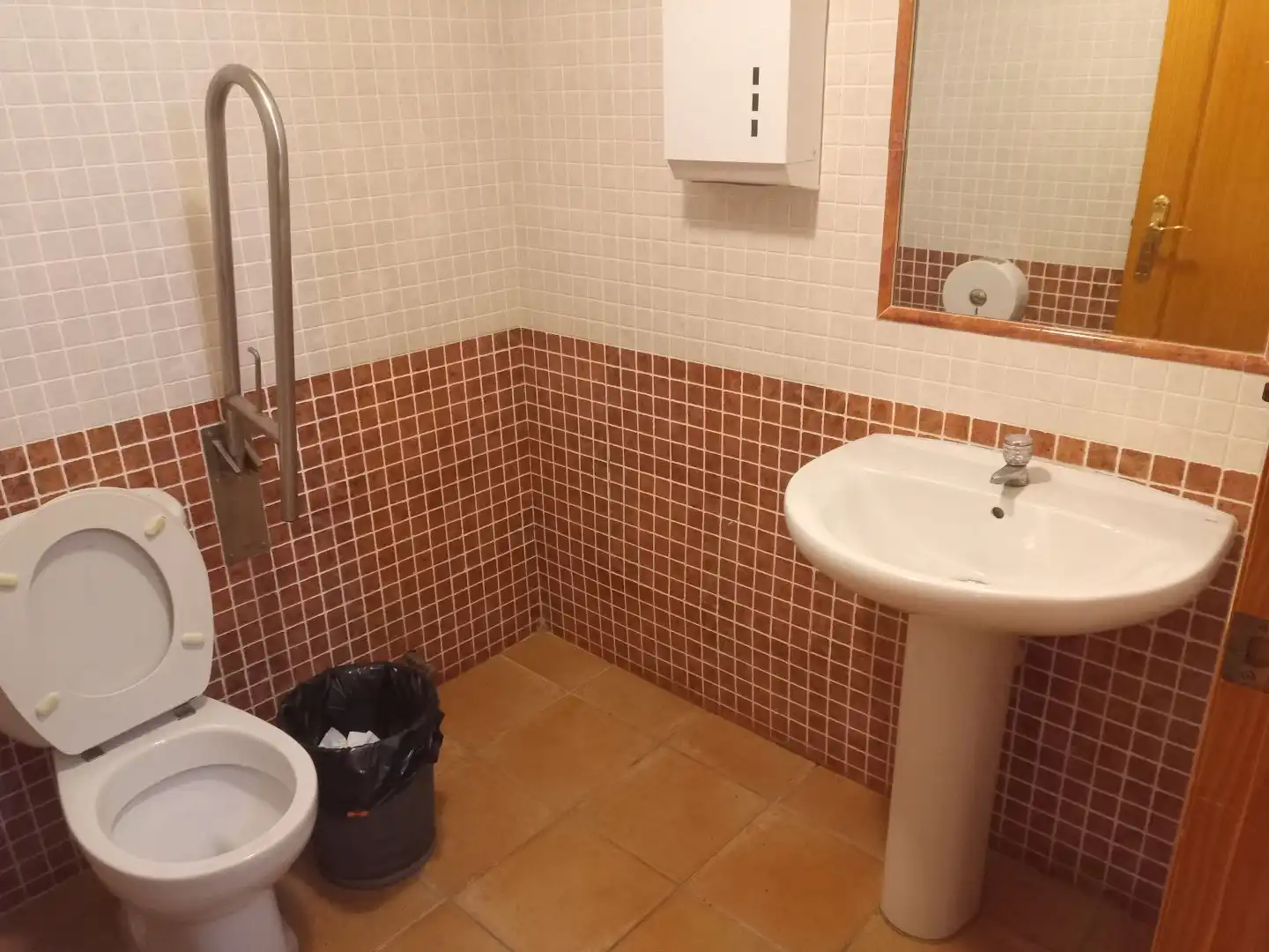 Baño de Local en venta en Valencia con Aire acondicionado