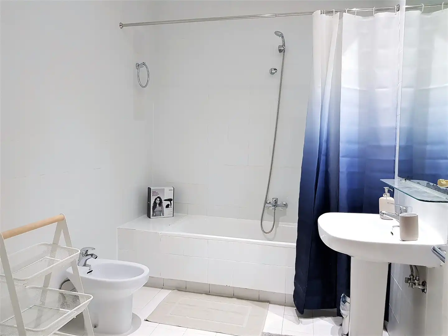 Flat for rent in Plaza de Santa Ana, Cortes - Huertas