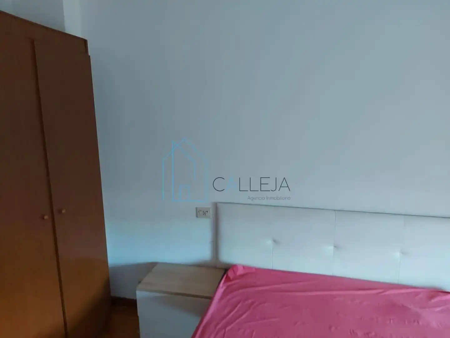 Habitación de Piso en venta en Ourense Capital  con Calefacción y Trastero