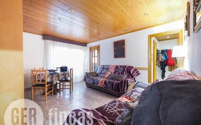 Sala d'estar de Pis en venda en Terrassa amb Balcó