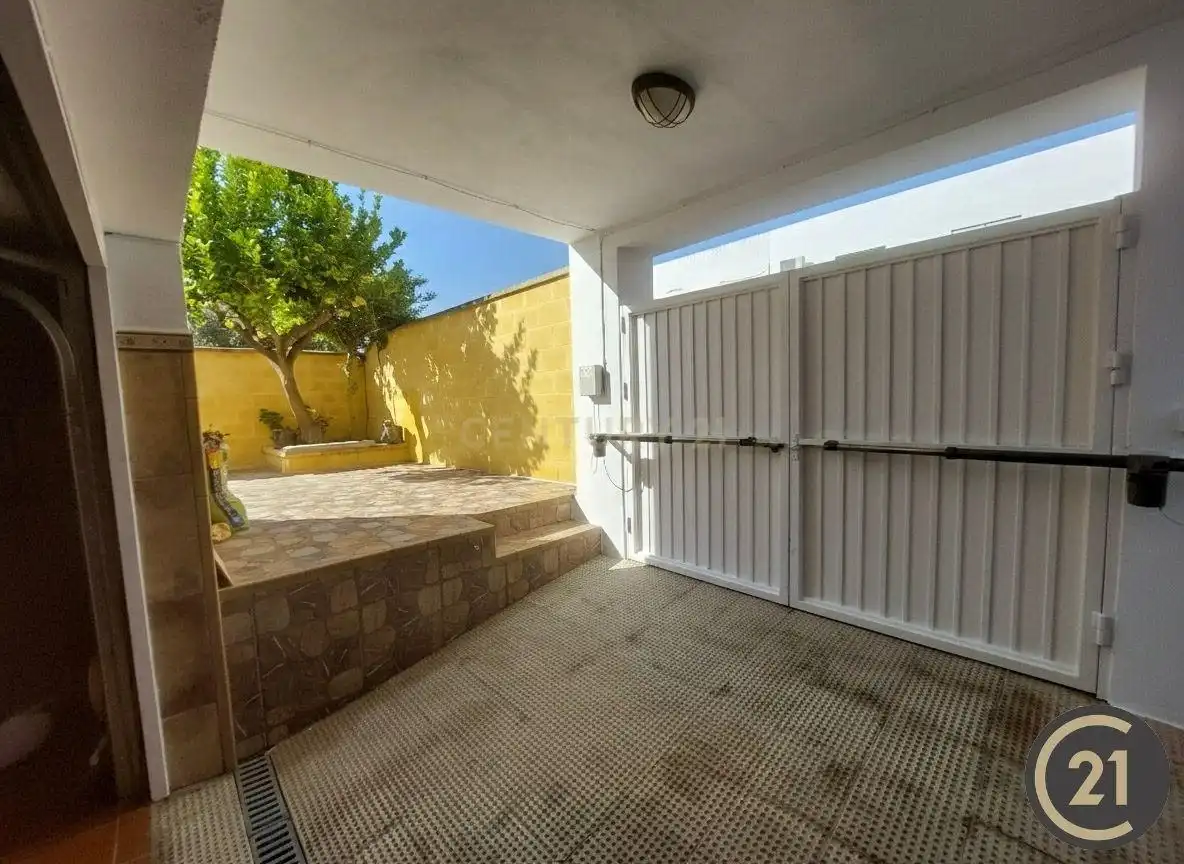 Terrassa de Casa o xalet en venda en Espartinas amb Aire condicionat, Jardí privat i Traster