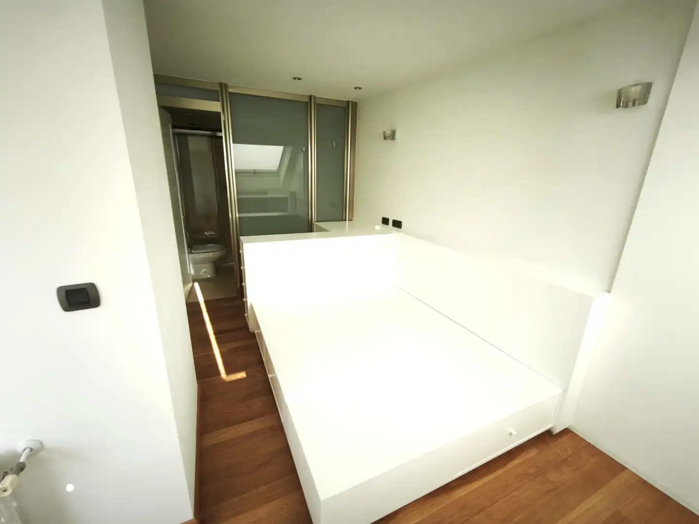 Habitación de Piso de alquiler en Vigo  con Terraza, Trastero y Amueblado
