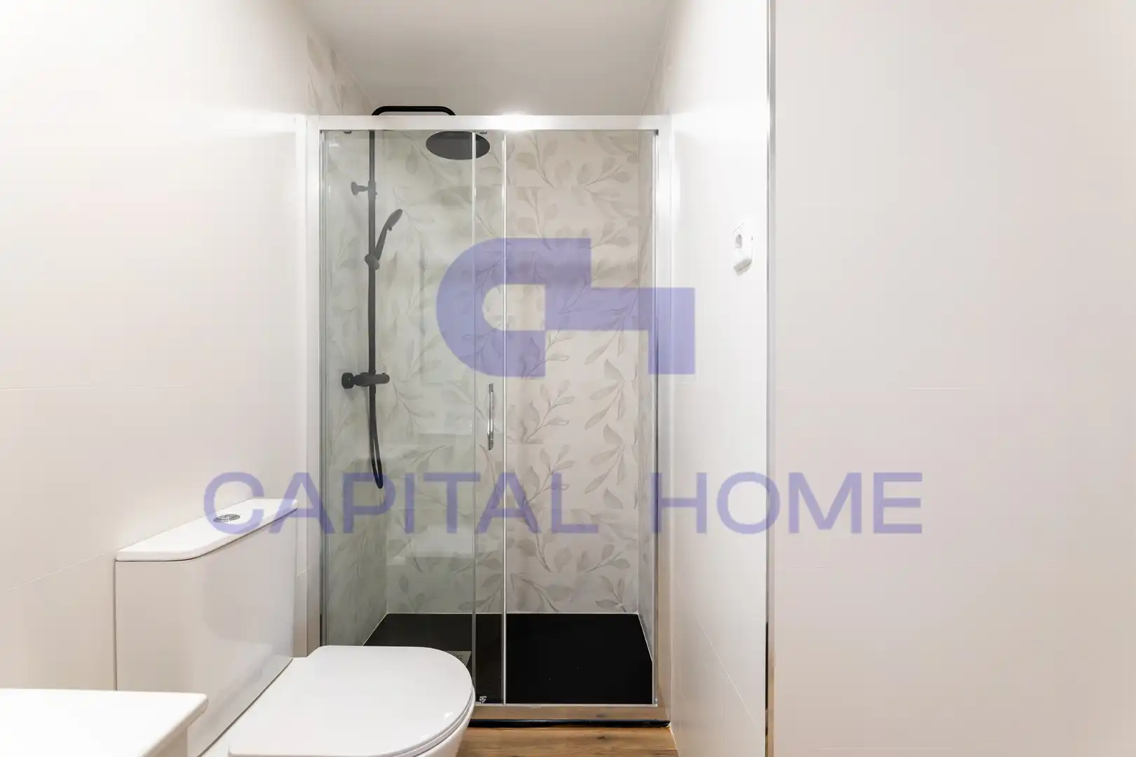 Bathroom of Flat for sale in Fuenlabrada  with Alarm