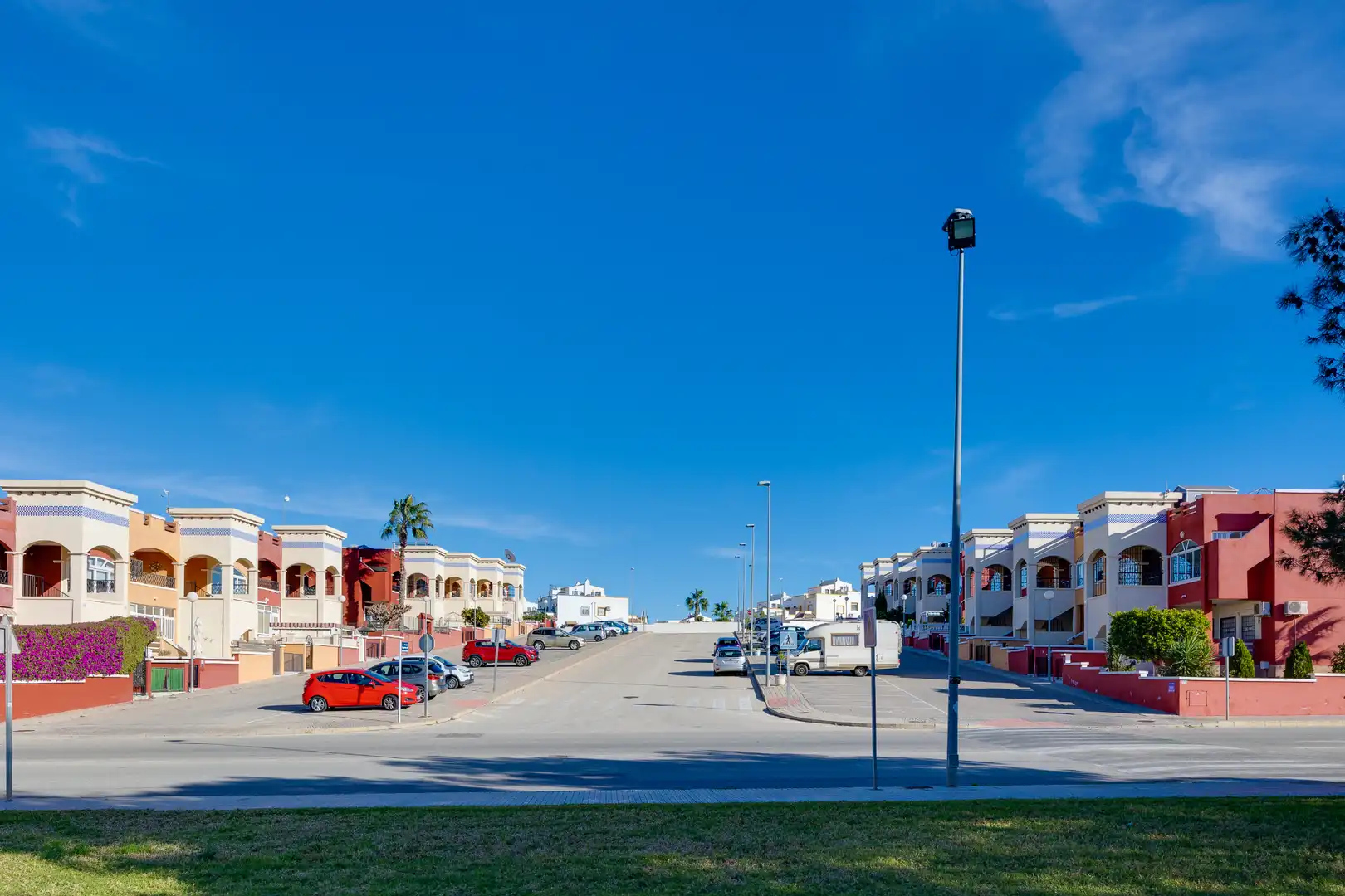 Vista exterior de Pis en venda en Orihuela amb Aire condicionat, Jardí privat i Terrassa