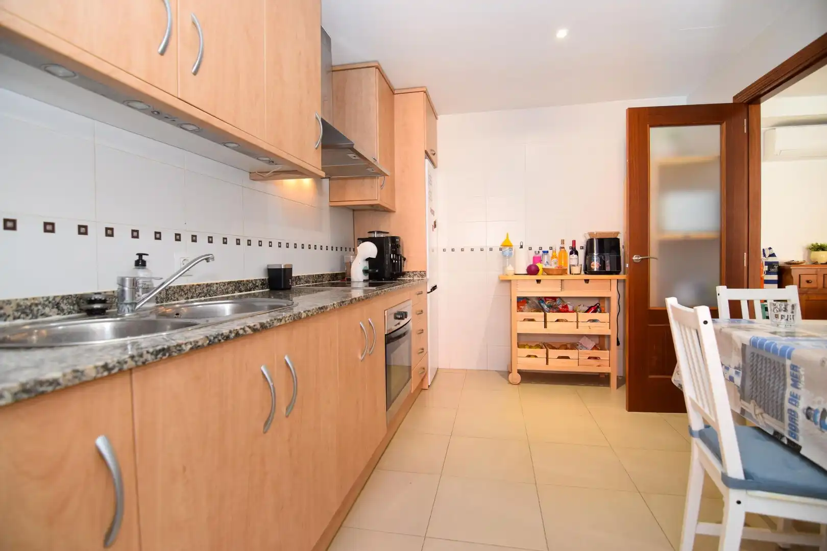 Cocina de Piso de alquiler en Artà con Aire acondicionado y Piscina comunitaria