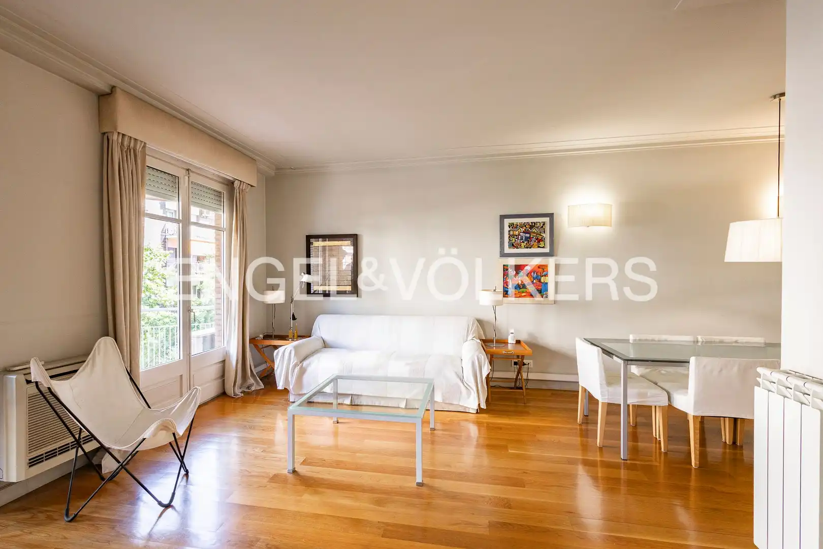 Vista exterior de Piso en venta en Barcelona con Aire acondicionado, Calefacción y Parquet