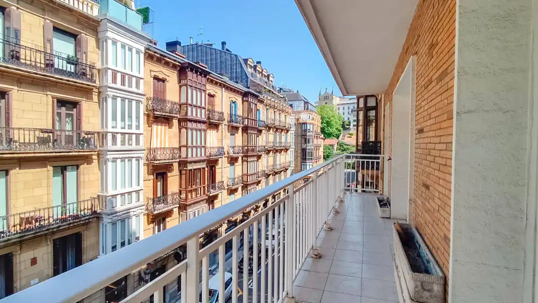 Terraza de Piso en venta en Donostia - San Sebastián  con Calefacción, Balcón y Alarma