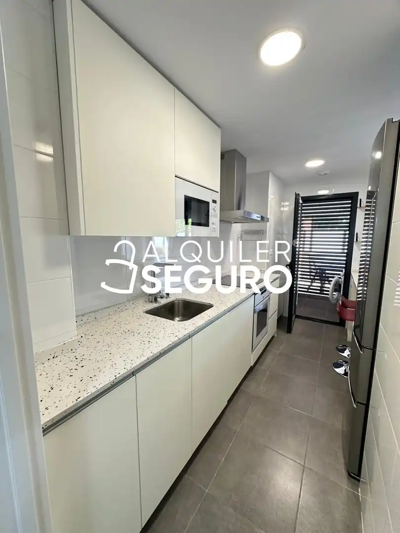 Cuina de Pis de lloguer en Alcorcón amb Calefacció, Terrassa i Traster