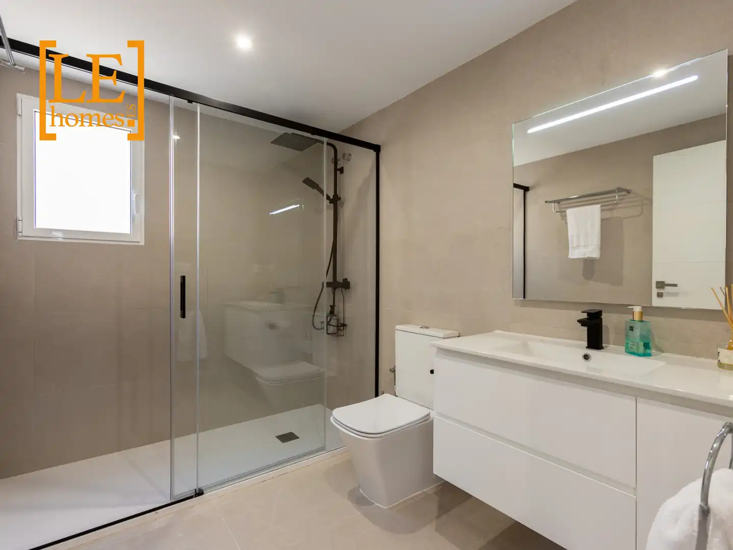 Baño de Casa o chalet en venta en Torrevieja con Aire acondicionado, Calefacción y Jardín privado