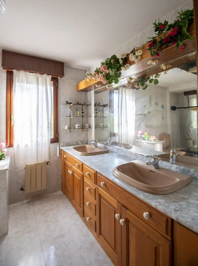 Baño de Casa o chalet en venta en Villaviciosa con Calefacción, Terraza y Trastero