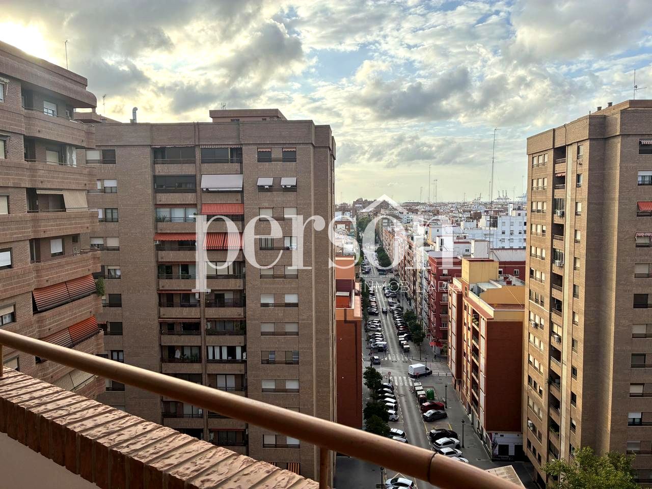 Vista exterior de Piso de alquiler en  Valencia Capital con Aire acondicionado, Amueblado y Balcón