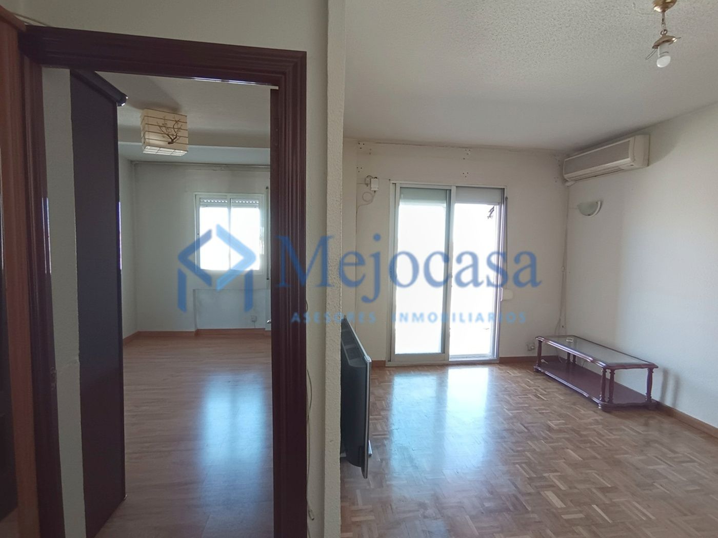Living room of Flat for sale in  Madrid Capital  with Air Conditioner, Terrace and Furnished