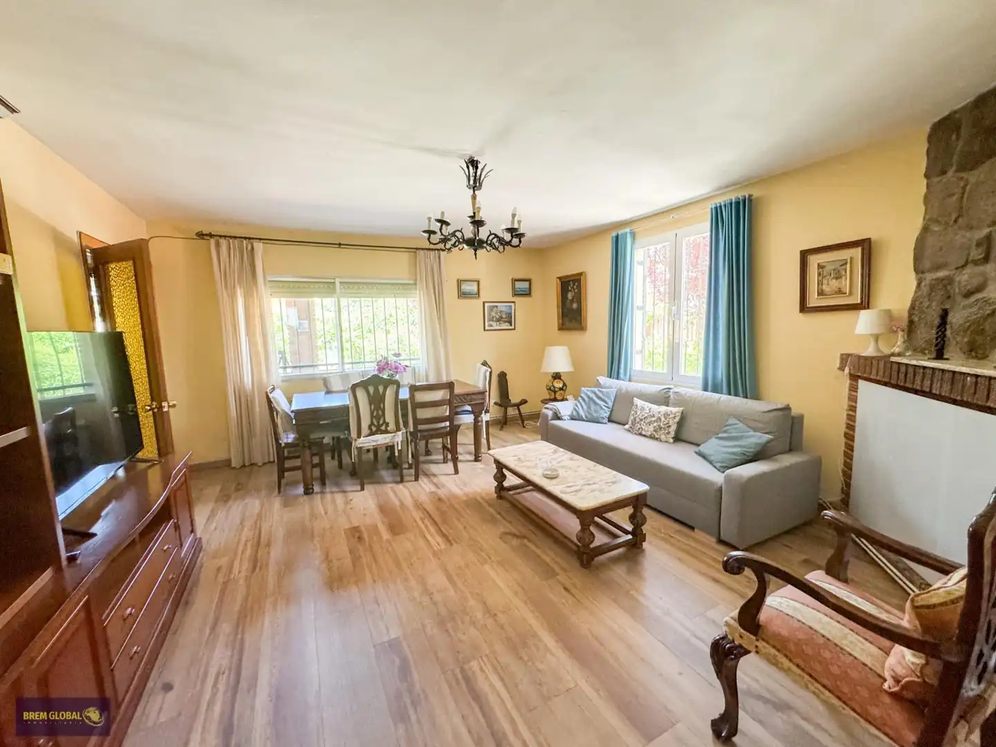 Sala de estar de Casa o chalet en venta en La Cabrera con Calefacción
