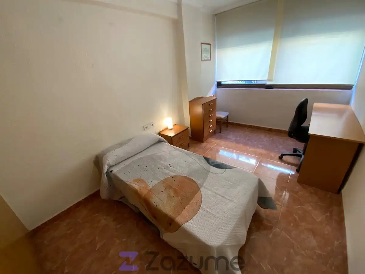 Bedroom of Flat for rent in Valencia  with Air Conditioner, Heating and Terrace