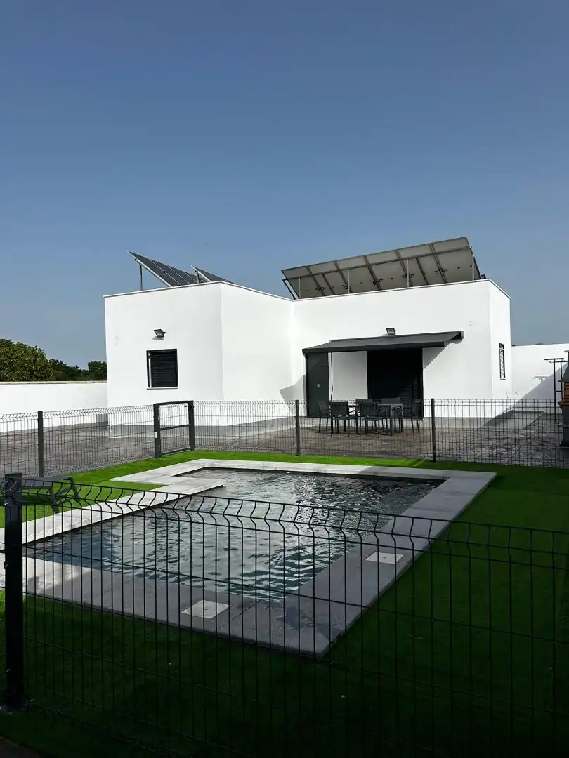 Terrassa de Casa o xalet en venda en Chiclana de la Frontera amb Calefacció, Jardí privat i Traster