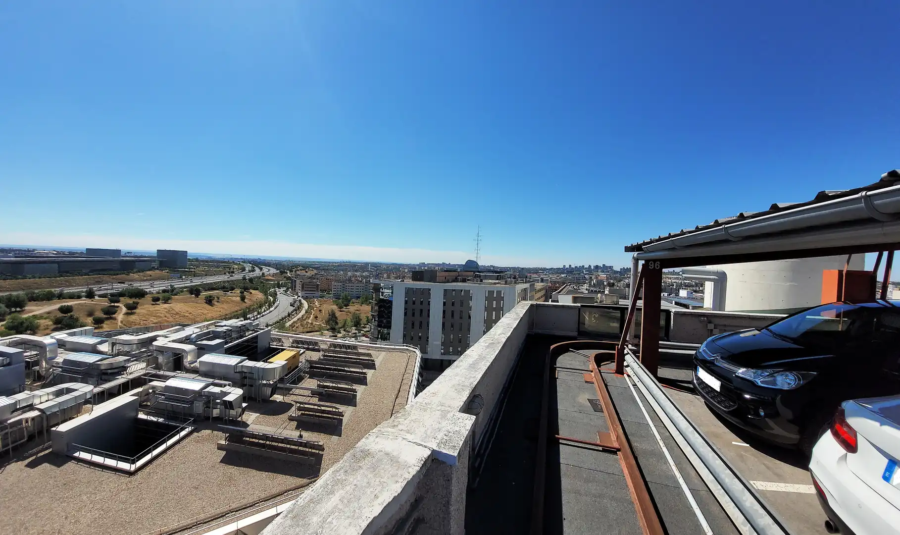 Vista exterior de Local de alquiler en Madrid con Aire acondicionado, Calefacción y Alarma