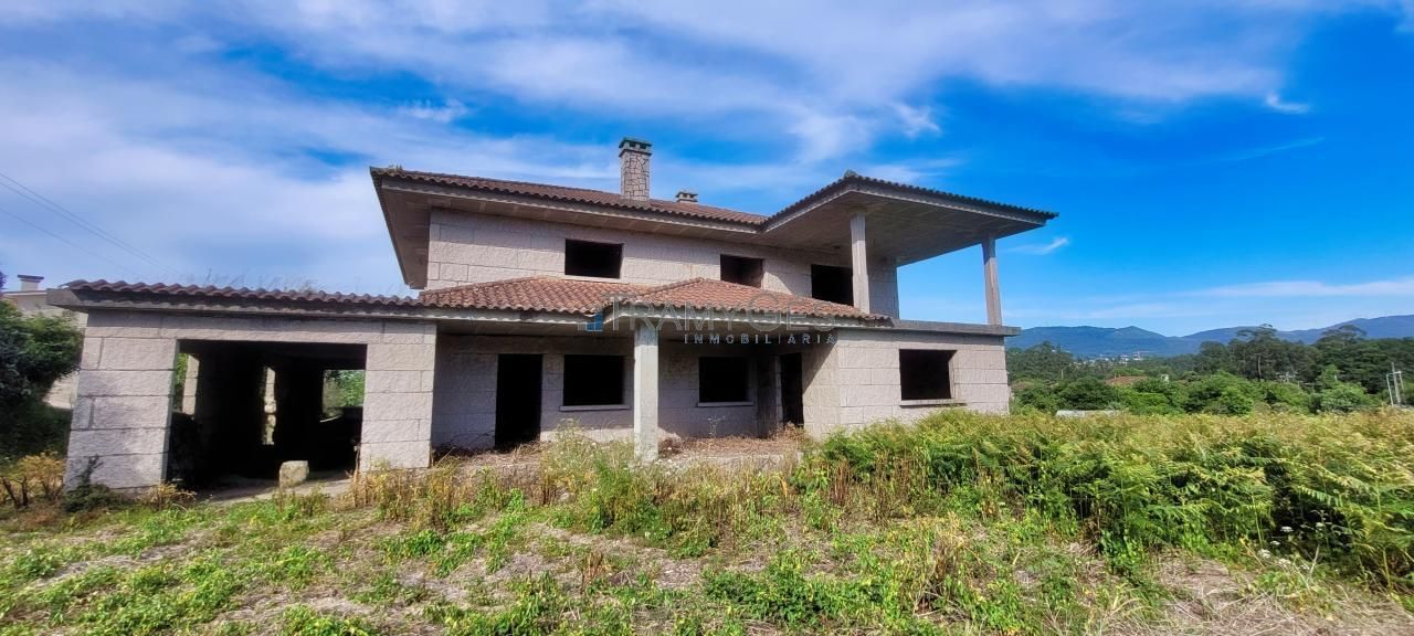 Casa o xalet en venda en Tui amb Jardí privat, Terrassa i Traster