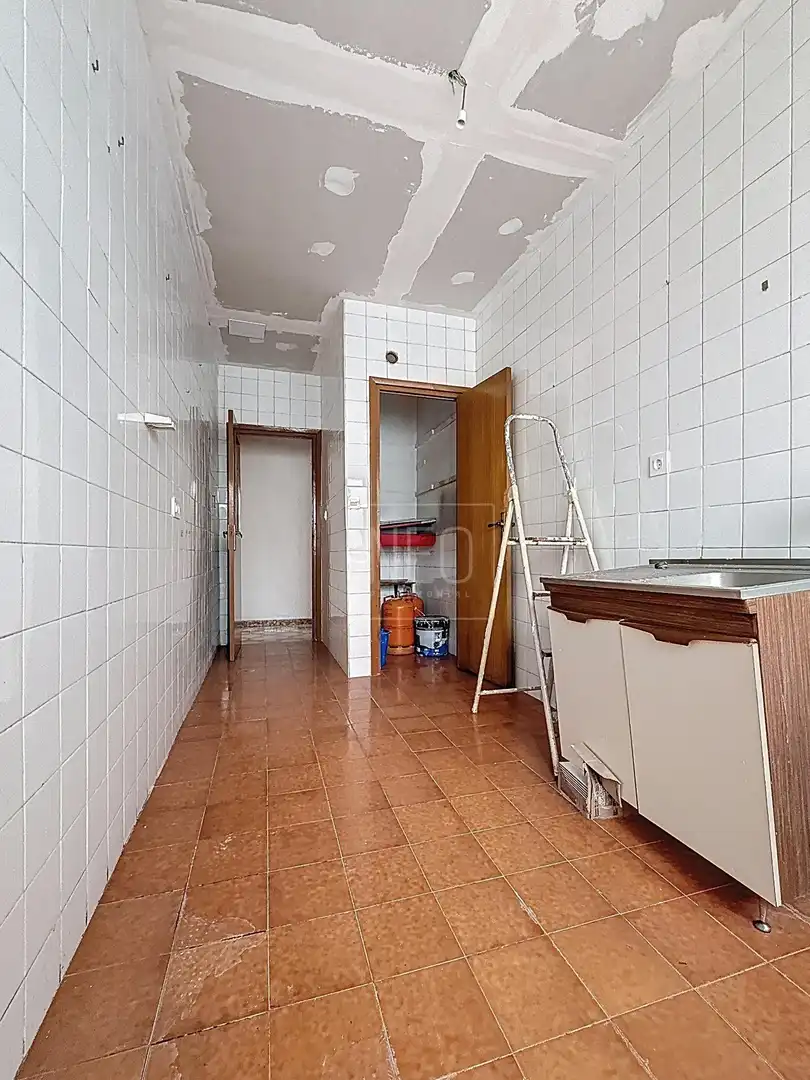 Cuina de Pis en venda en Granada amb Balcó