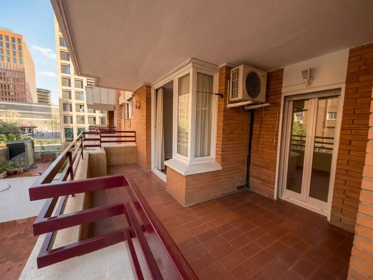 Piso con balcón en venta en Sants - Montjuïc, imagen 2