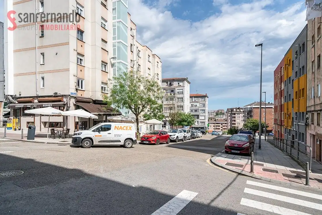 Piso en venta en Calle de la Universidad, Los Castros