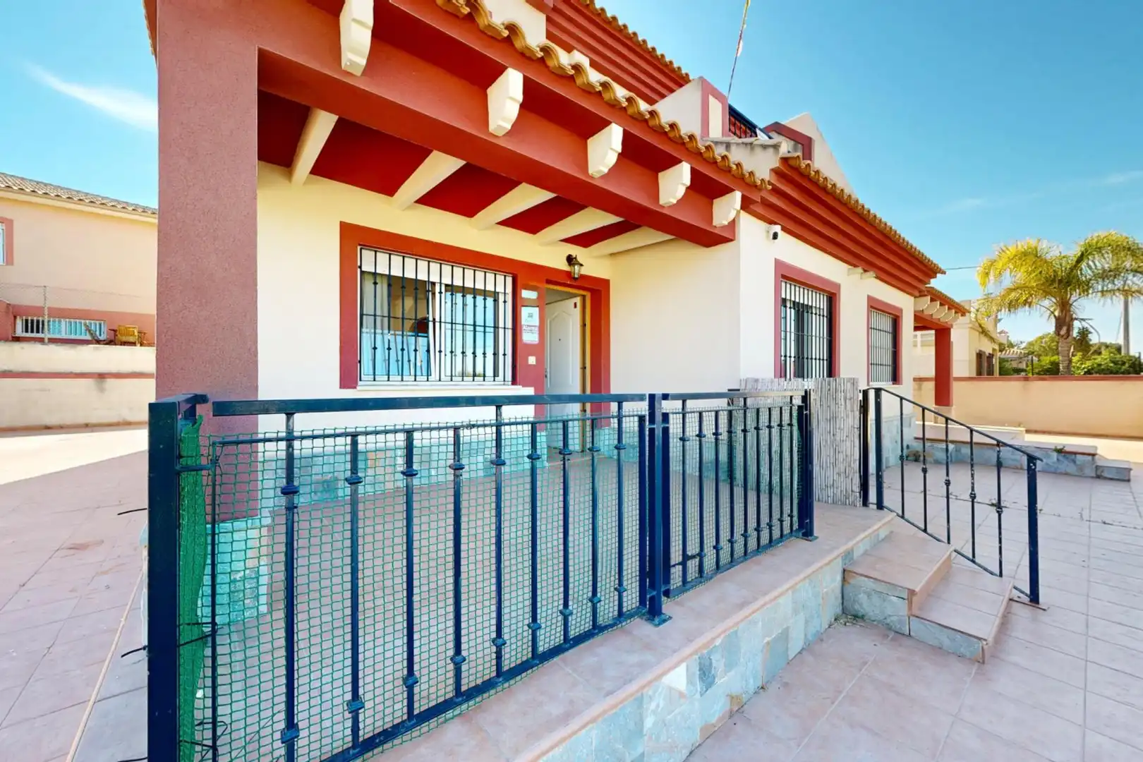 Vista exterior de Casa adosada en venta en Cartagena con Terraza, Trastero y Balcón