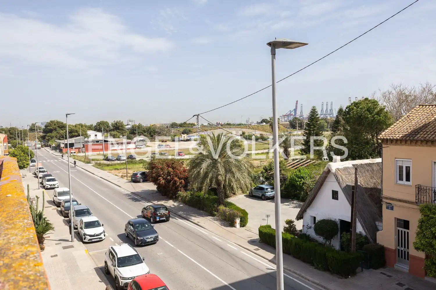 Vista exterior de Casa o xalet en venda en Valencia amb Calefacció, Terrassa i Piscina