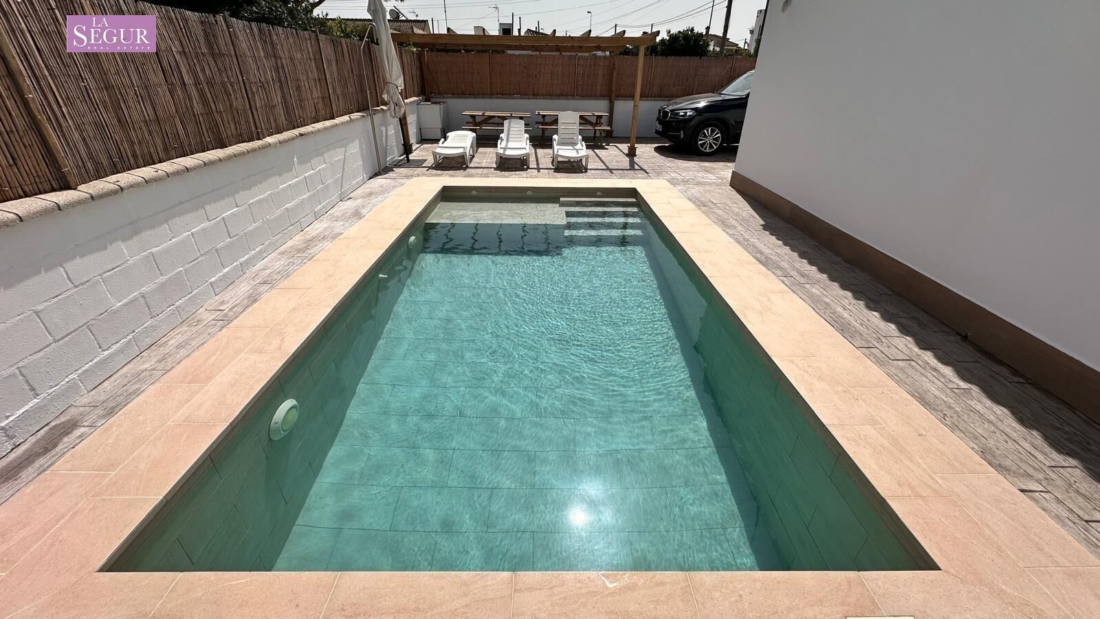 Swimming pool of House or chalet for sale in Conil de la Frontera  with Air Conditioner, Terrace and Storage room