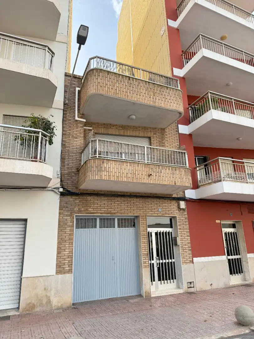 House with terrace for sale in Carrer Camí del Grau 15