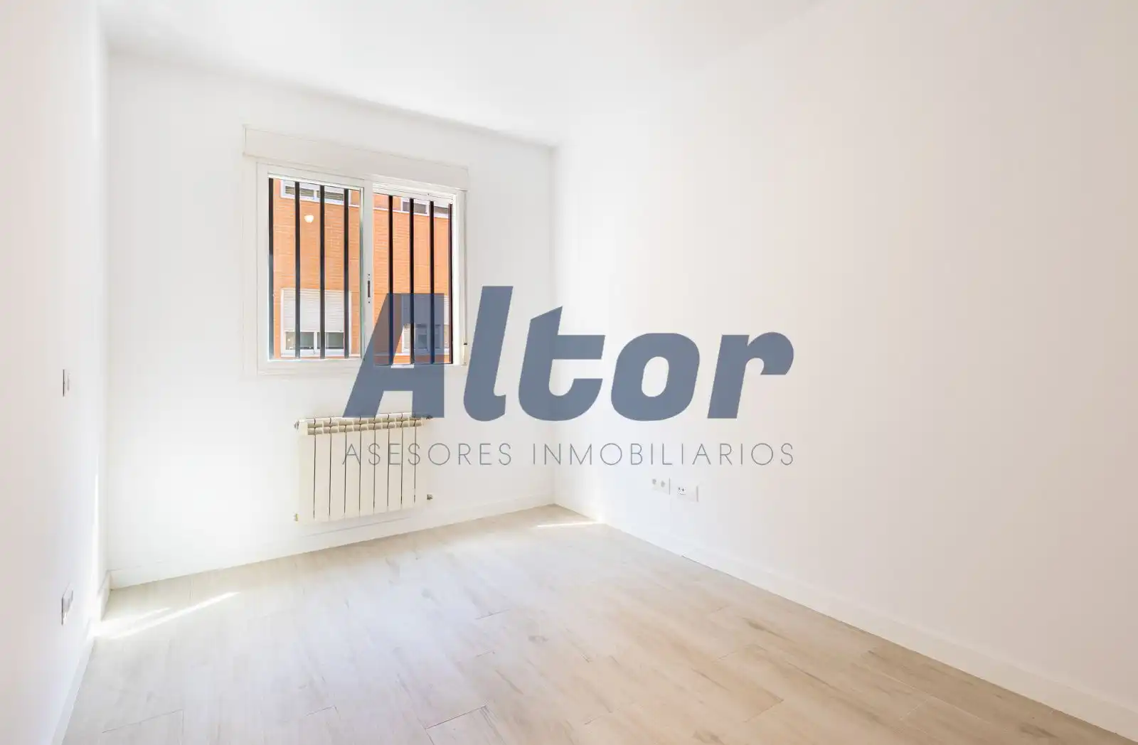 Bedroom of Flat for sale in Madrid  with Air Conditioner, Heating and Storage room