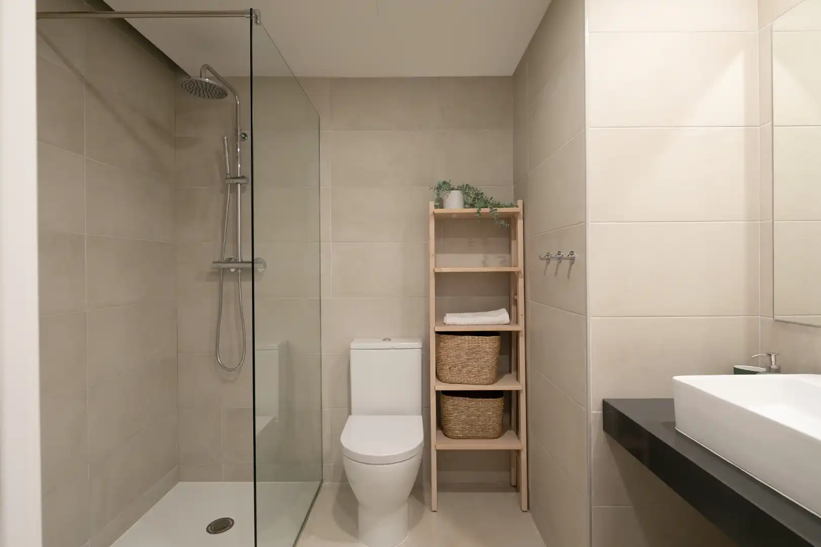 Baño de Apartamento en venta en Badalona con Aire acondicionado, Amueblado y Horno