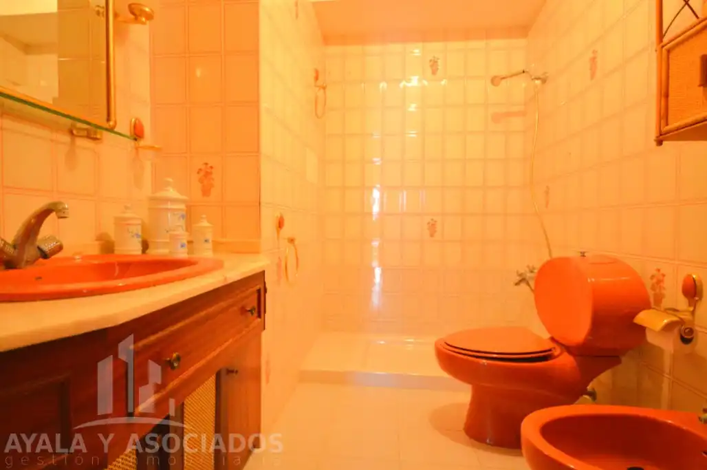 Baño de Piso en venta en Cartagena con Terraza y Balcón