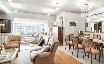 Sala d'estar de Àtic en venda en  Barcelona Capital amb Aire condicionat, Calefacció i Terrassa