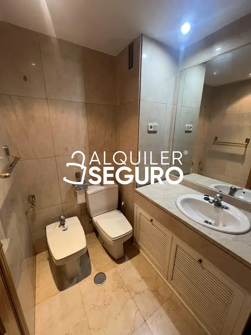 Piso con ascensor en alquiler en de Alcalá, imagen 12