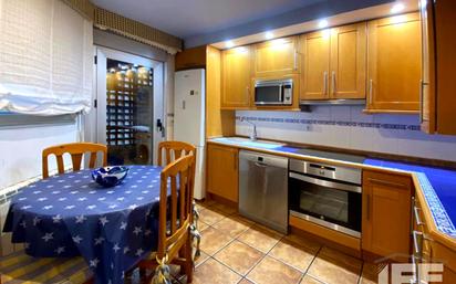 Kitchen of Duplex for sale in Alagón  with Air Conditioner, Heating and Parquet flooring